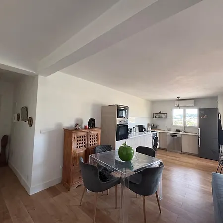 T3 A - 2 Avec Terrasse Et Parking Gratuit Proche Du Centre Et Des Plages Apartman
