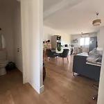 T3 A - 2 Avec Terrasse Et Parking Gratuit Proche Du Centre Et Des Plages *