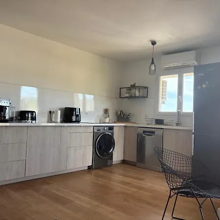 Apartment T3 A - 2 Avec Terrasse Et Parking Gratuit Proche Du Centre Et Des Plages *