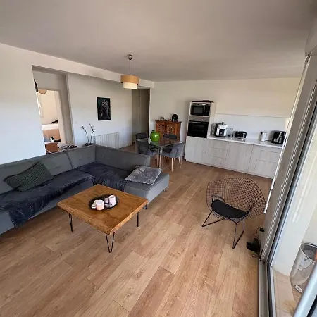 Lumineux A 2 * Ajaccio (Corsica)