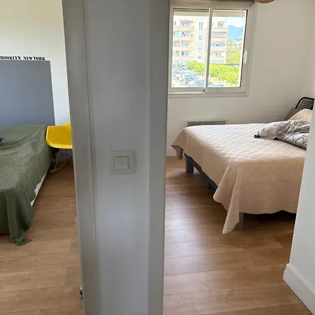 Apartment T3 A - 2 Avec Terrasse Et Parking Gratuit Proche Du Centre Et Des Plages