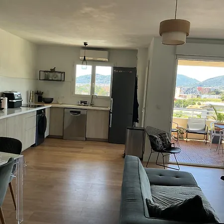 T3 A - 2 Avec Terrasse Et Parking Gratuit Proche Du Centre Et Des Plages Апартаменти *