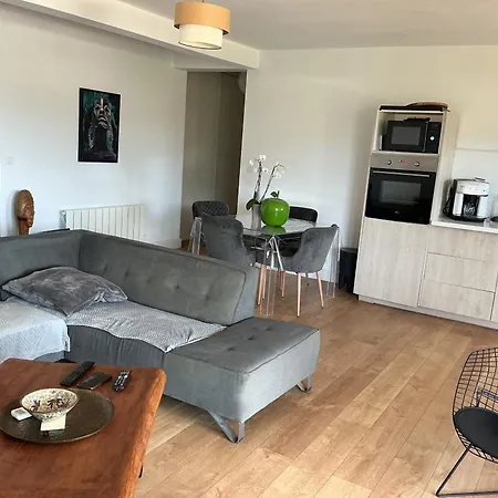 Апартаменти T3 A - 2 Avec Terrasse Et Parking Gratuit Proche Du Centre Et Des Plages *