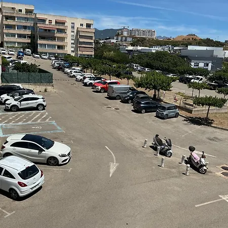 T3 A - 2 Avec Terrasse Et Parking Gratuit Proche Du Centre Et Des Plages * アジャクシオ