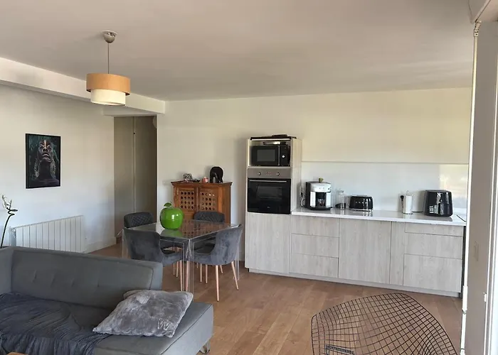 Lumineux A 2 Ajaccio (Corsica)