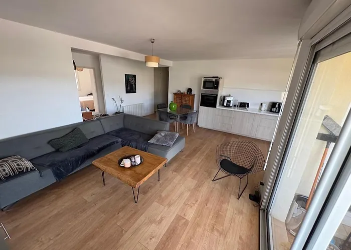 Lumineux A 2 * Ajaccio (Corsica)